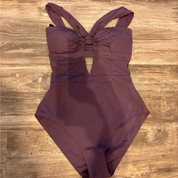 BECCA COLOR CODE RYLIE ONE PIECE SIZE SMALL - Picture 1 of 7